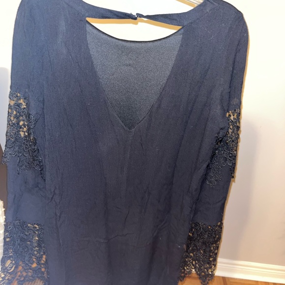 A line dress with lace detailing on sleeves - Picture 2 of 2